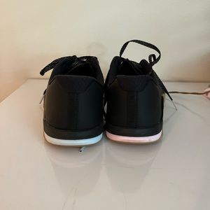 Womens Nike Metcon Shoes size 8.5
